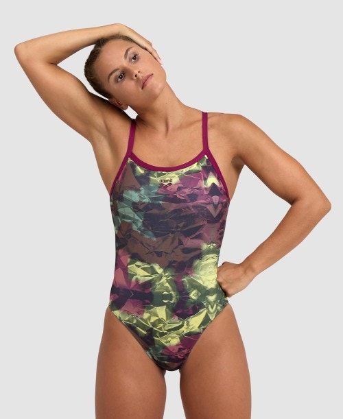 Arena Hero Camo Challenge Back One Piece Red / Red | XSLOTUW-60